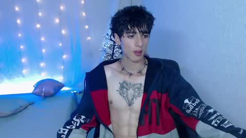 Snapshot of kenny__hot chatting on December 15, 3:09 pm kenny online show from December 15, 3:09 pm