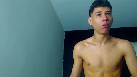 Kevin  y marlon online show from March 12, 12:04 pm