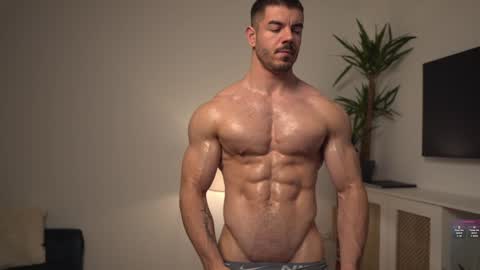 Snapshot of kevinandresxx chatting on December 10, 11:43 am Kevin online show from December 10, 11:43 am