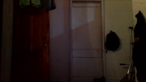 kharrileddie1 online show from May 28, 4:43 am