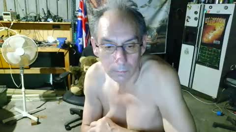 kimintheshed online show from February 7, 12:45 pm