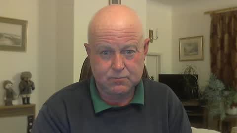 Snapshot of kindahairy4u chatting on October 25, 6:09 pm kindahairy4u online show from October 25, 6:09 pm