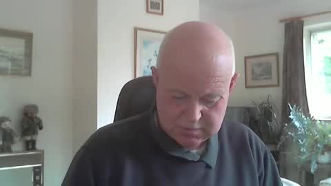 Snapshot of kindahairy4u chatting on October 29, 2:20 pm kindahairy4u online show from October 29, 2:20 pm