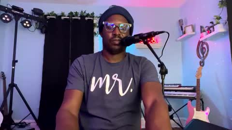 KC online show from December 10, 4:56 am