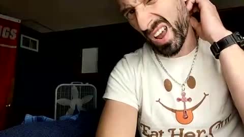 kingdaddysayless online show from November 15, 5:09 am