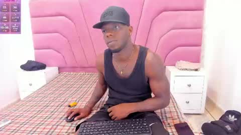 kingmaverickx online show from June 11, 4:32 am