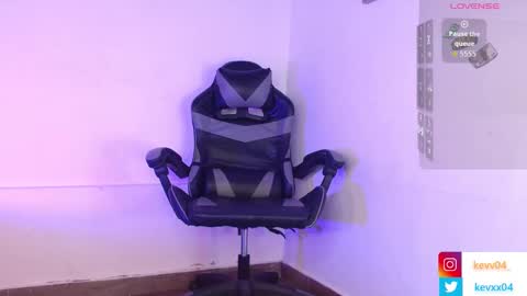  A L E X  online show from November 26, 6:05 am