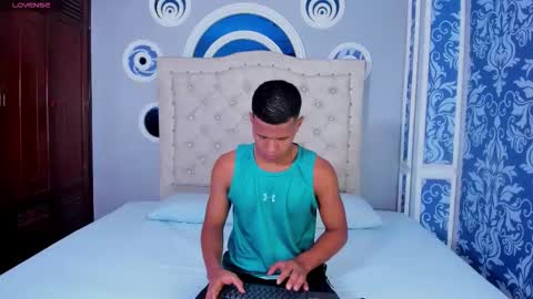 sebastian online show from December 3, 1:17 pm