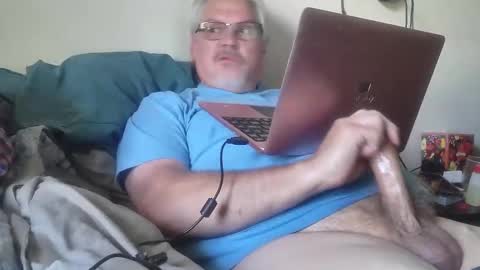 kingtongue10 online show from April 25, 8:39 pm