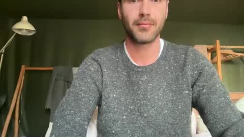 M online show from November 10, 2:44 pm