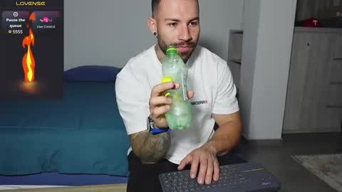 kite__ online show from October 27, 3:53 am