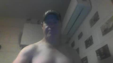 kiwiguy19773 online show from March 28, 9:31 am