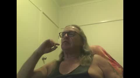 knobout online show from March 11, 11:17 am