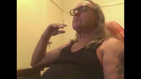 knobout online show from April 15, 12:05 pm