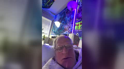 korysmith568 online show from April 28, 6:56 pm