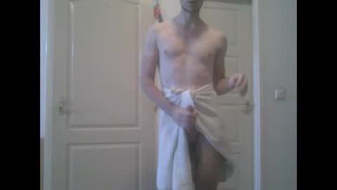 Snapshot of krissifitboy_xxx chatting on October 4, 7:46 am krissifitboy_xxx online show from October 4, 7:46 am