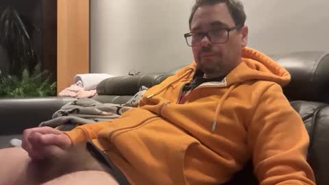 krzysztof1977 online show from June 3, 9:53 pm