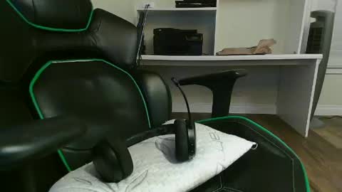 Kevin online show from December 3, 7:19 am