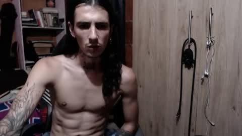 kyleer77 online show from March 1, 11:04 pm