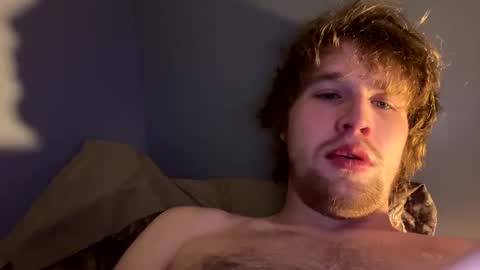 kylelovepussy69 online show from March 6, 1:37 am