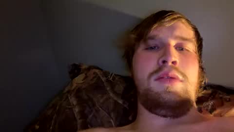 kylelovepussy69 online show from February 3, 9:18 pm