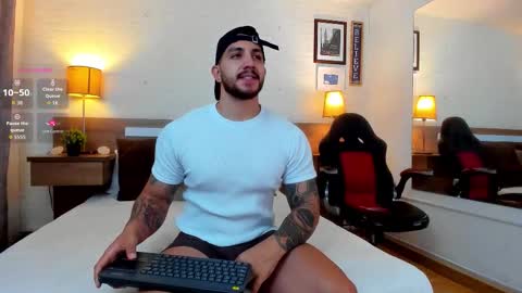 kylenorth_ online show from October 14, 11:28 am