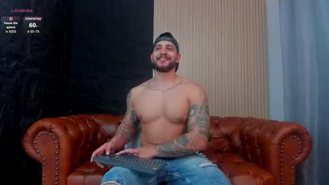 kylenorth_ online show from January 11, 8:23 pm