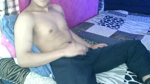 kym629357 online show from November 30, 7:16 pm