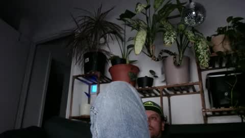 Snapshot of laidback_and_chill chatting on December 18, 12:21 am Rick online show from December 18, 12:21 am