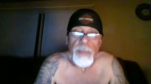 laidbackluxury online show from June 3, 4:14 am