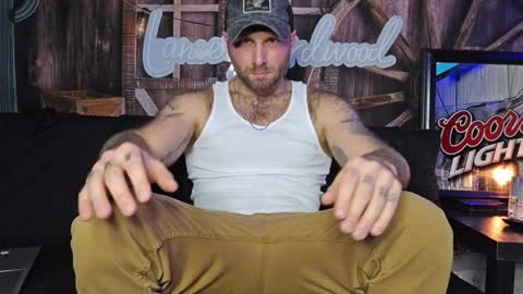 Snapshot of lancehardwood222 chatting on February 2, 2:38 am LANCE online show from February 2, 2:38 am