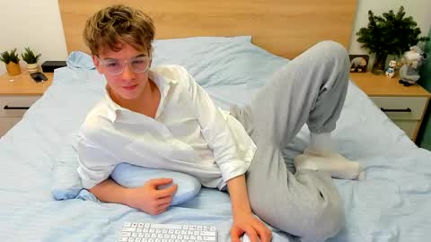 Fandi online show from December 24, 8:11 am