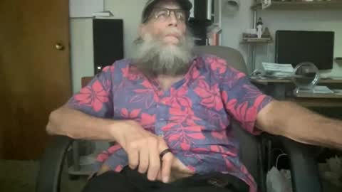 chris online show from February 8, 1:00 am