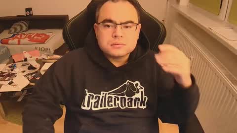 latexboy893 online show from November 18, 7:06 pm