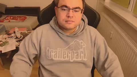 latexboy893 online show from December 19, 9:34 pm