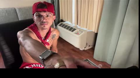 Snapshot of latinprincee chatting on September 28, 8:40 pm latinprincee online show from September 28, 8:40 pm