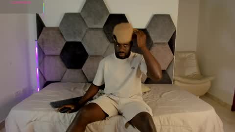 LEANDRO online show from April 20, 3:31 am