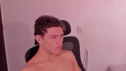 Laureent online show from March 18, 9:07 pm