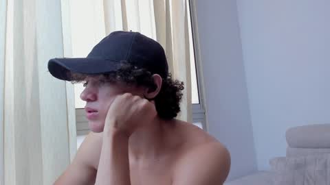 Laureent online show from December 26, 3:53 pm