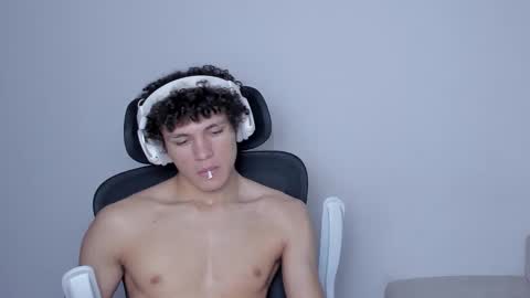 Laureent online show from November 9, 8:18 am