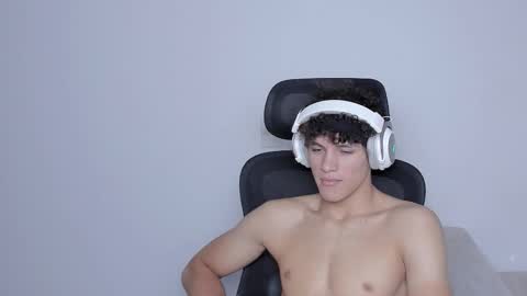 Laureent online show from September 26, 7:55 pm