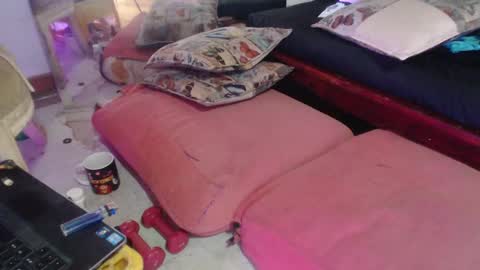 Laye19 online show from January 19, 4:25 pm