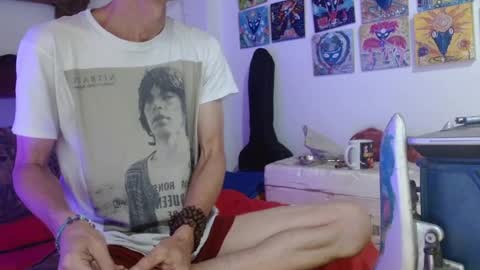 Laye19 online show from February 11, 2:46 pm