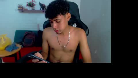 leam_1 online show from November 15, 9:39 pm