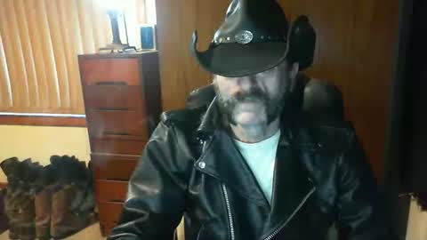 leathergreaser online show from June 10, 9:37 pm
