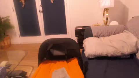 Ebony DeafGuy online show from December 4, 9:16 am