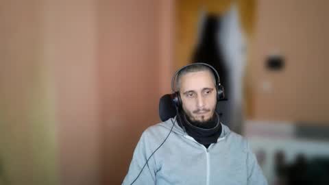 lefrenchiies online show from January 16, 11:13 am