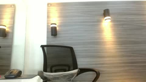lelehott01 online show from July 7, 7:09 am