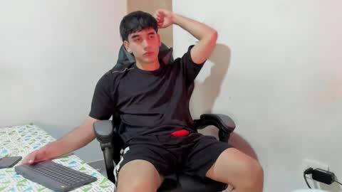 Leo Jones online show from December 5, 1:58 am