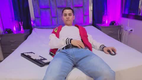 leomonnroe online show from February 2, 7:44 pm